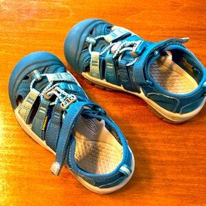 KEEN Newport Teal Sandals, Toddler/little kids size 11 or 29EU